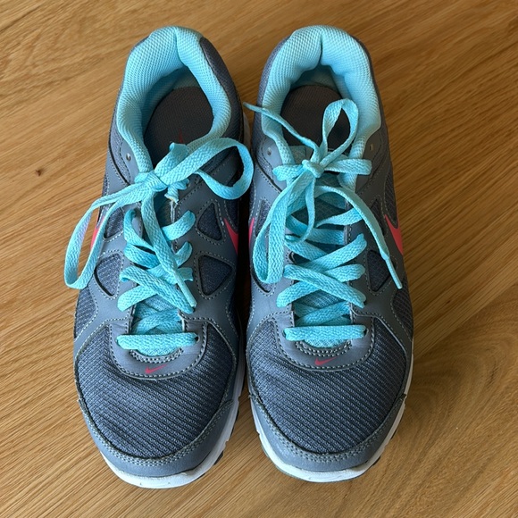 Nike Revolution Running Shoe - Picture 2 of 10